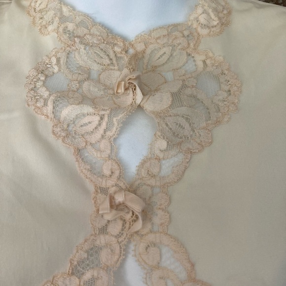 VINTAGE 1960's lace nightgown Roses Unbranded Ribbon Size Medium Slip Dress - Picture 5 of 7
